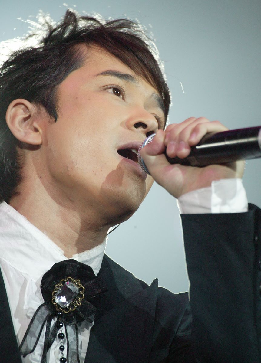 2007年 10月 20日 , 南京 , 快乐 男生 全国 巡回 演唱 南京站 . 阿穆