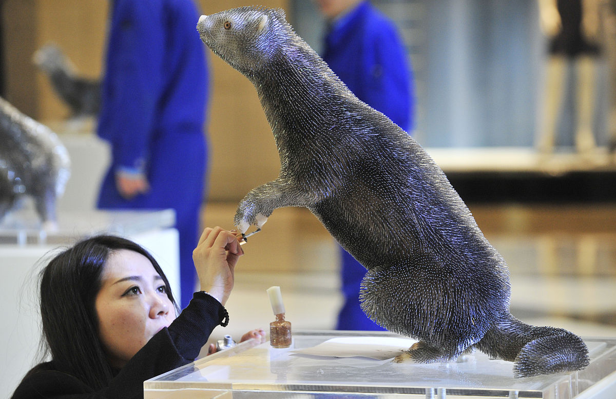 用斧头劈哆啦A梦：残忍行为不可取