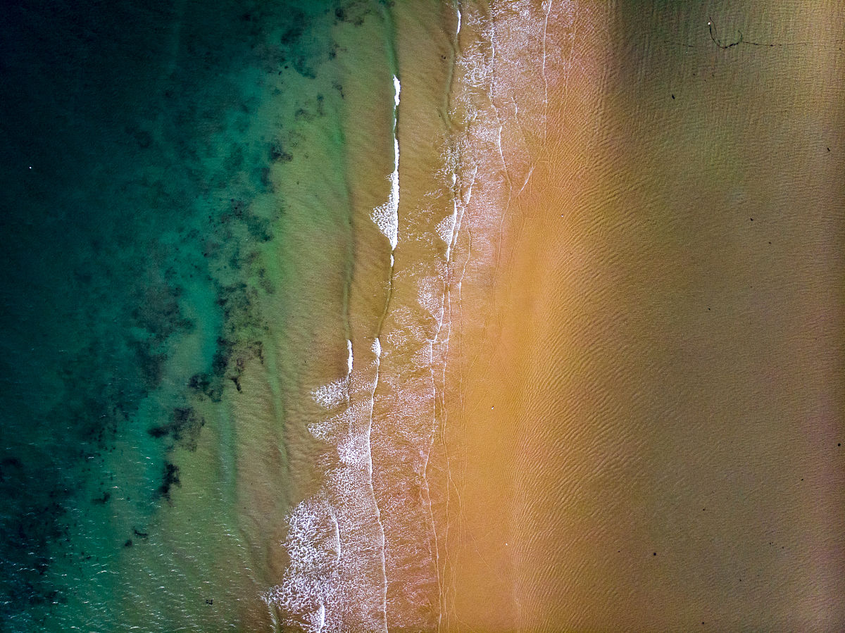 如何用代码实现macOS下的桌面上覆盖一个无边框窗口类似于windows上的wallpaper engine