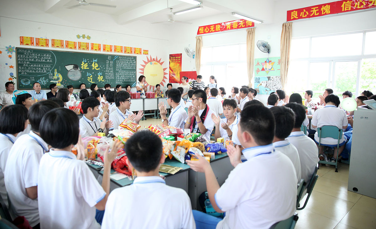大学宿舍的喜怒哀乐：剧本创作与人物关系