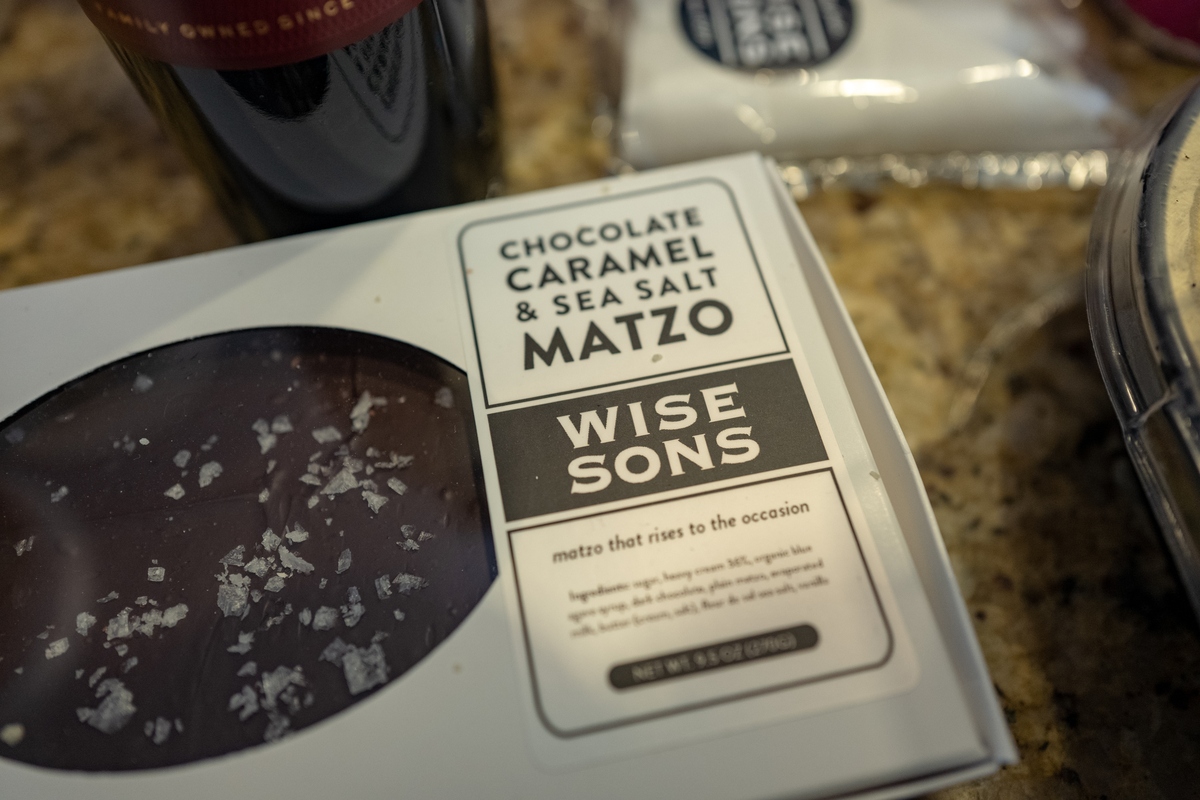 请问bottomless tea coffee是什么意思？翻译成地道的中文该怎么说？