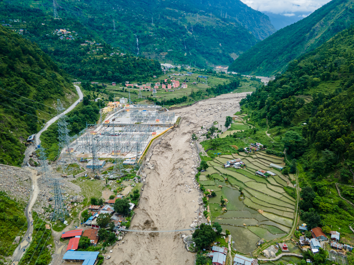 西藏林芝市波密县发生3.5级地震，震源深度10千米