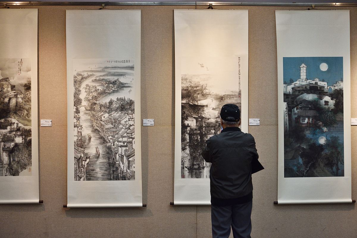 重庆市合川区徐庆辉书画家的十二金钗作品多少钱一平尺