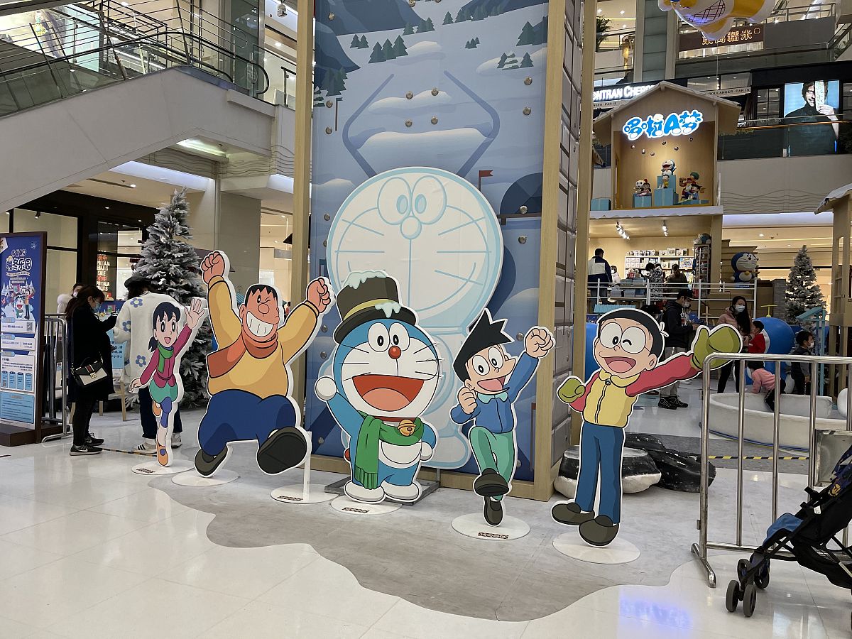 header class=page-header h1哆啦A梦漫画h1 nav ul !-- 导航栏 -- lia href=#最新章节ali lia href=#经典回顾ali lia href=#漫画介绍ali