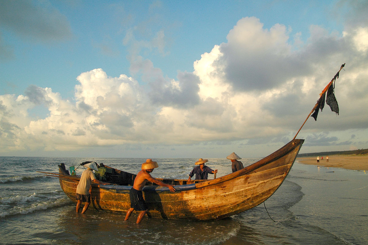 王家顺脚踏三只船的故事