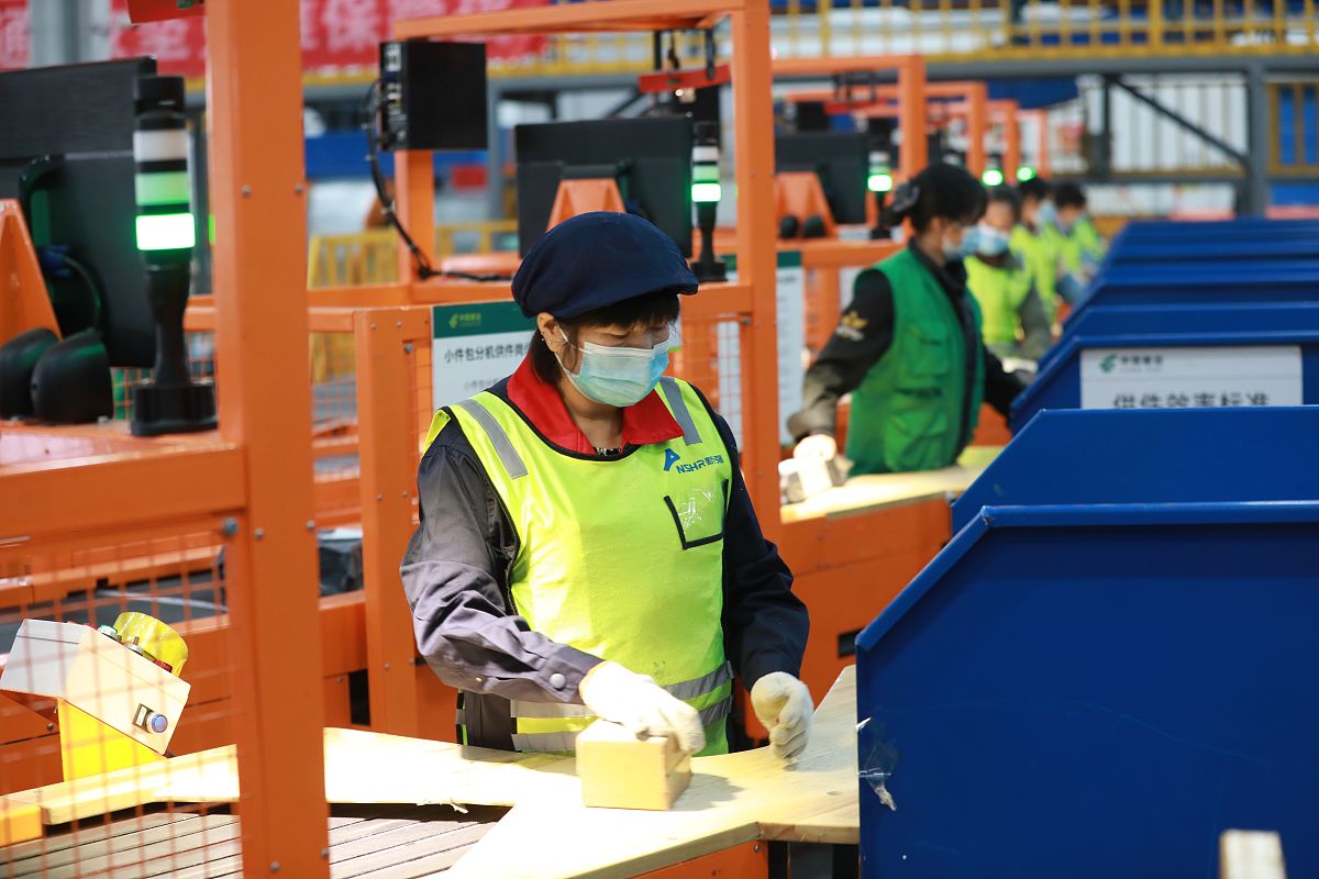 写一篇关于杭州地区2023年春节后外省员工复工复产情况