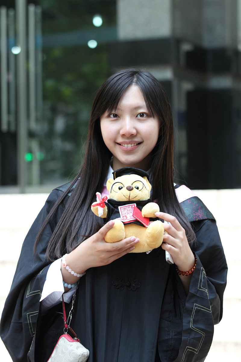 初中毕业女生学什么技术好？热门技能推荐与职业发展