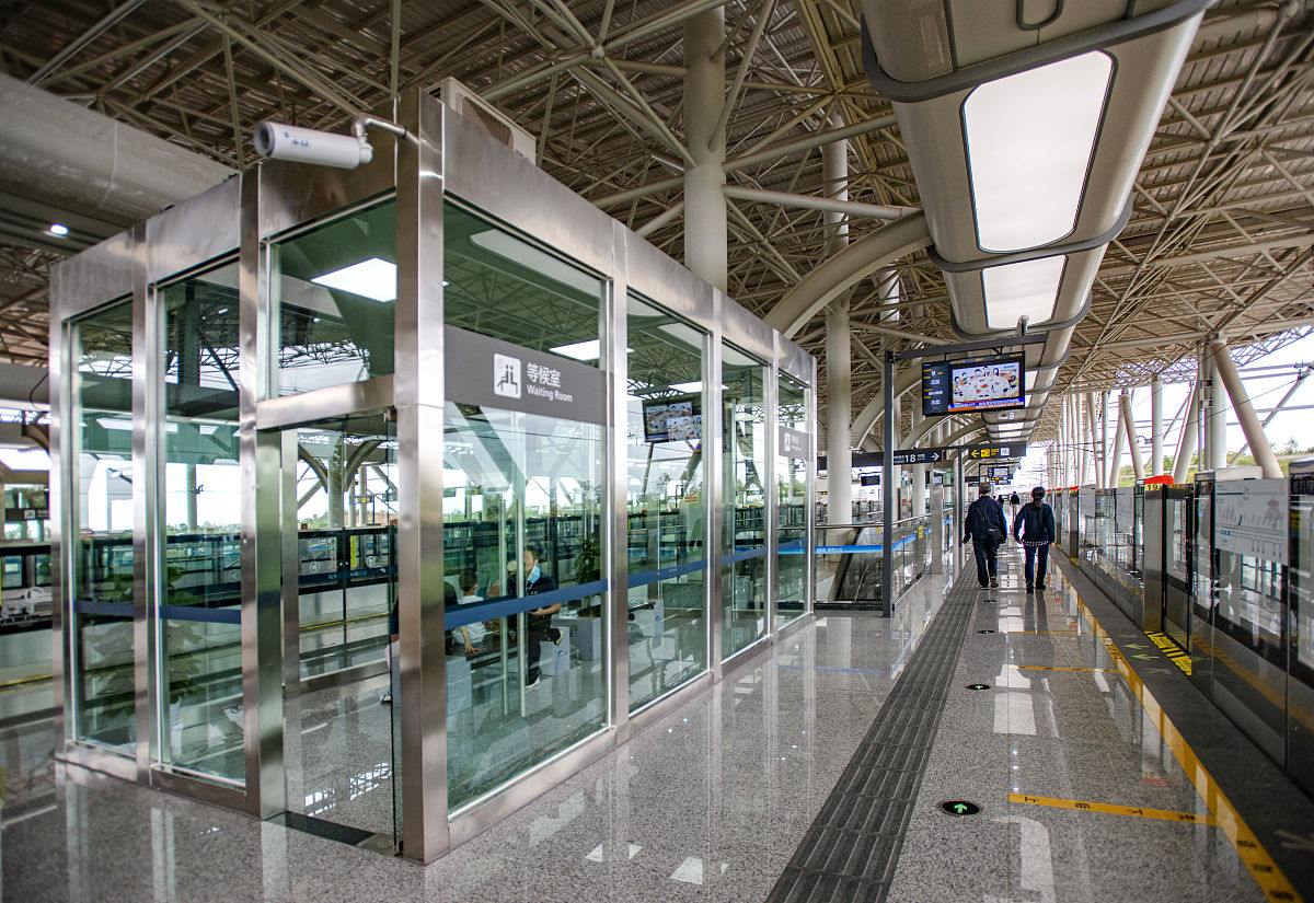 成都地铁八号线衫板桥客流分析。