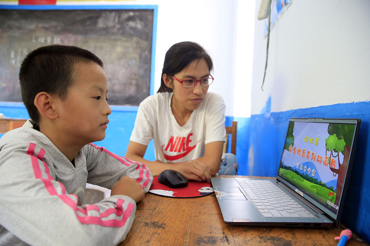 小学生手机沉迷干预小组工作汇报：团结协作，助力健康成长