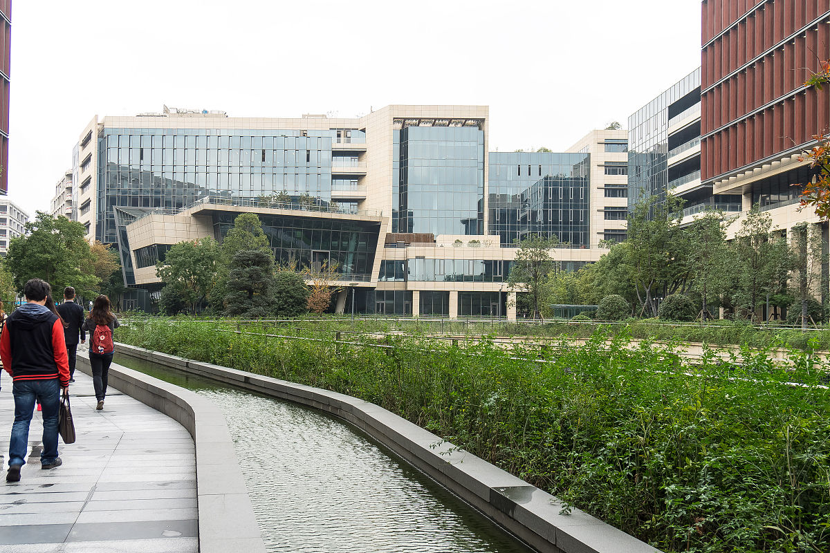 自然资源分析评价：学校医院建设需关注节约耕地