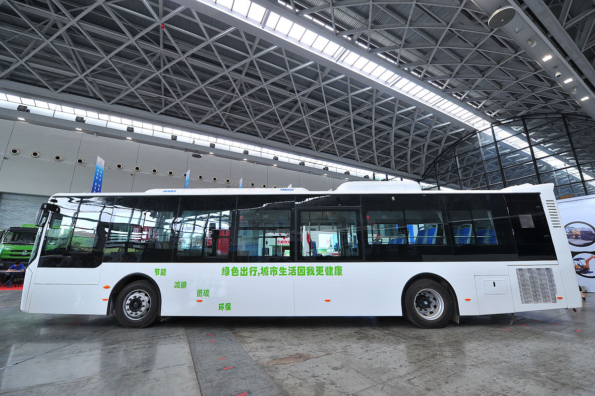 亳州新能源学校2023年热门专业：新能源汽车技术、智能电网技术等