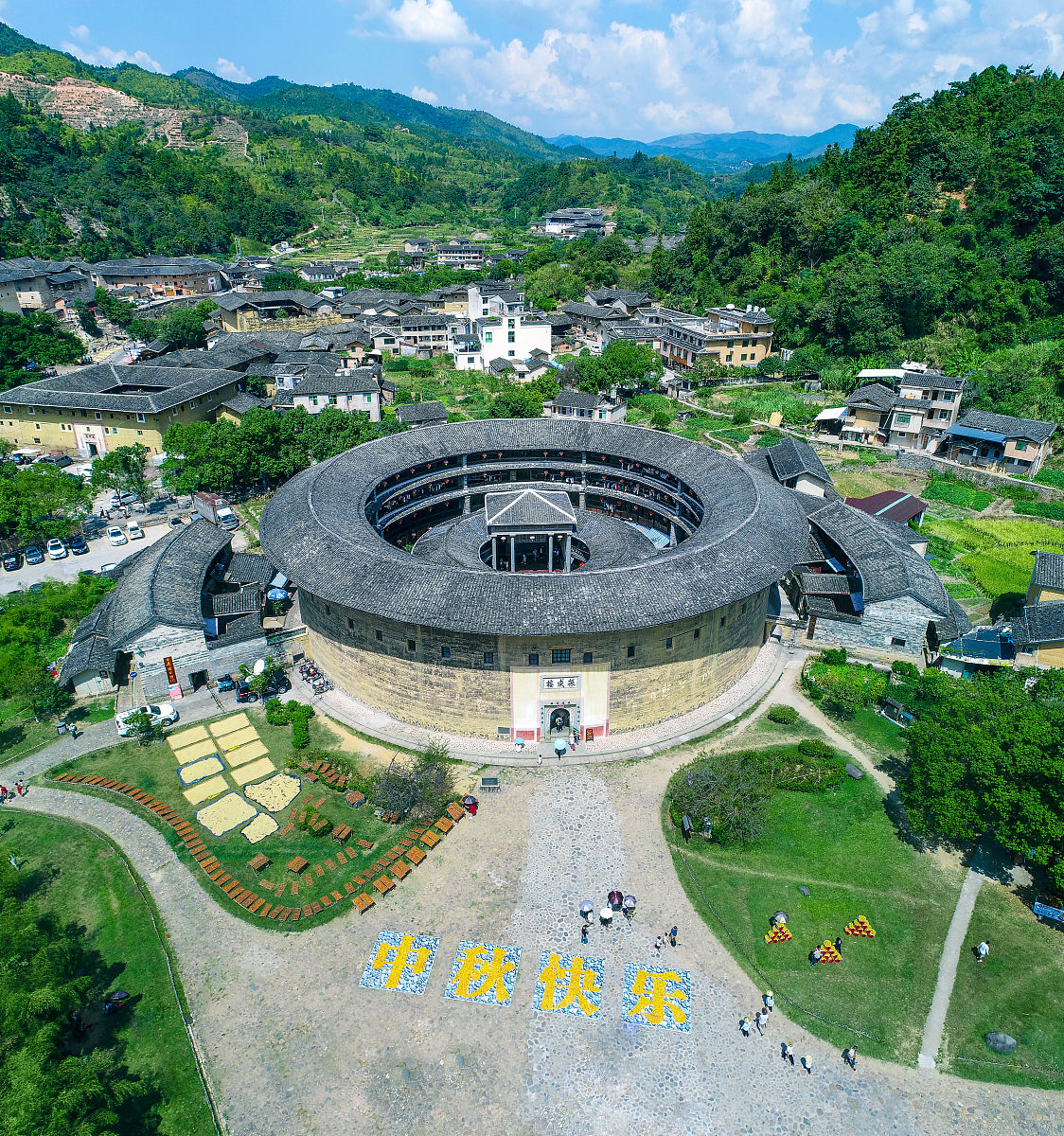 请以客家话关于客家的作文