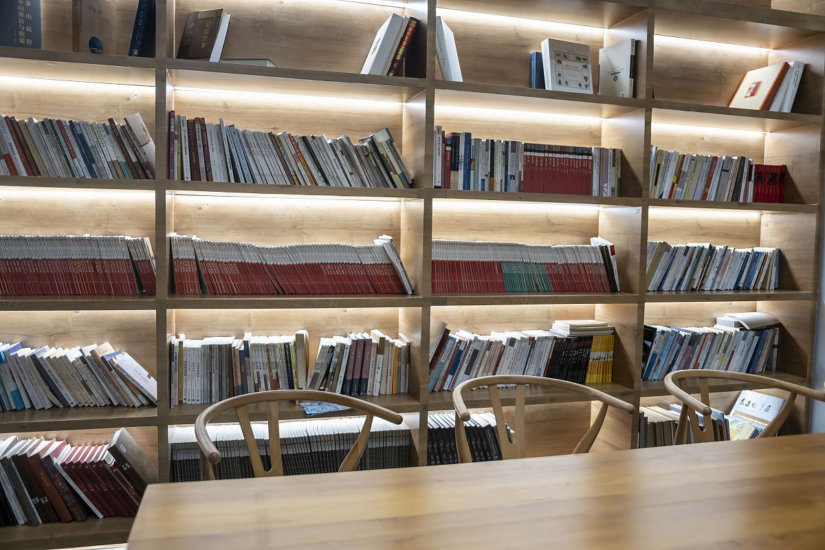 文献分析法在研究‘技术创新对非遗传承和非遗传承人影响’中的过程和作用