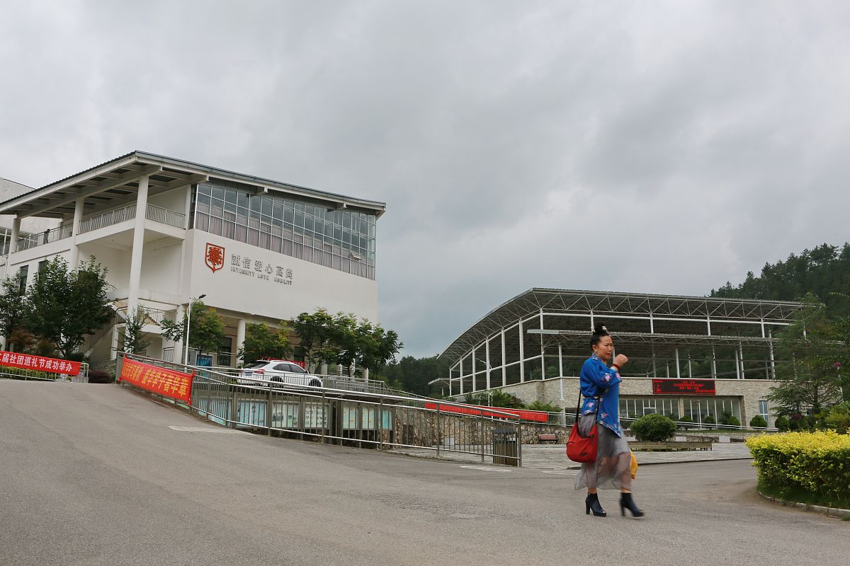 贵州盛华职业学院全媒体广告策划与营销专业课程设置有哪些