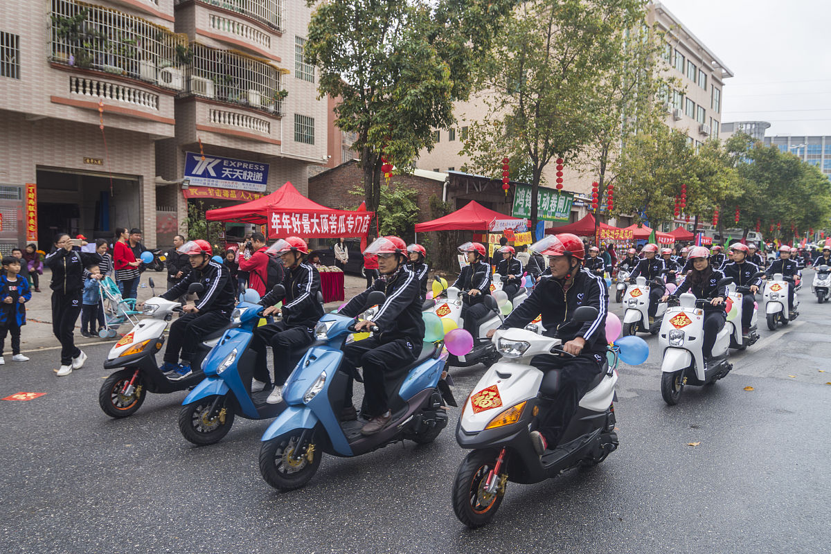 写一篇关于佛山市电动摩托车政策执行情况现状分析。