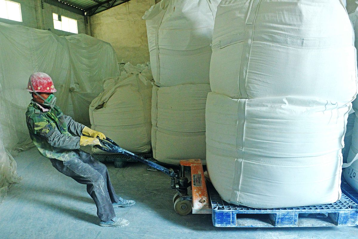 聚氨酯泡沫的缺点：易燃、不耐久、收缩等问题