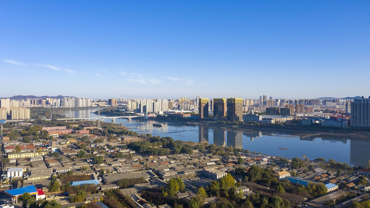 2021年10月13日,航拍吉林省吉林市城区.