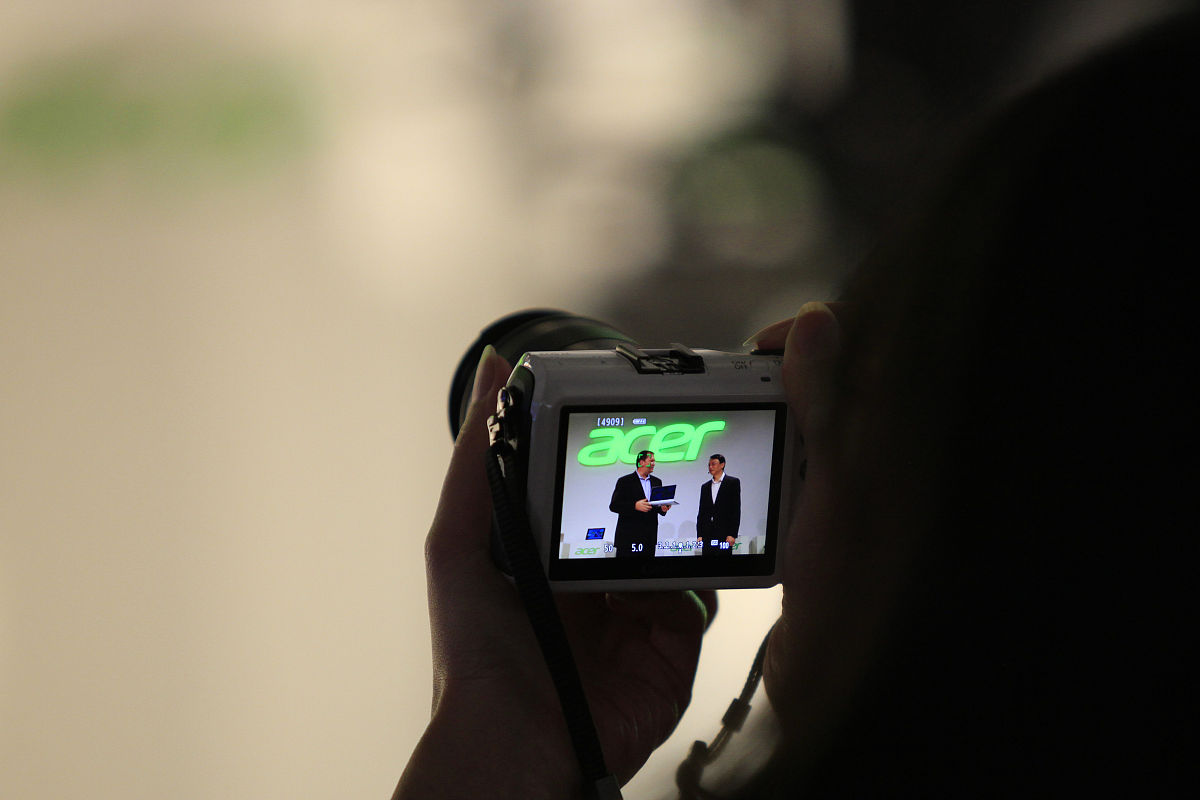 电脑显示模式设置指南：扩展、复制、单独显示、分屏模式