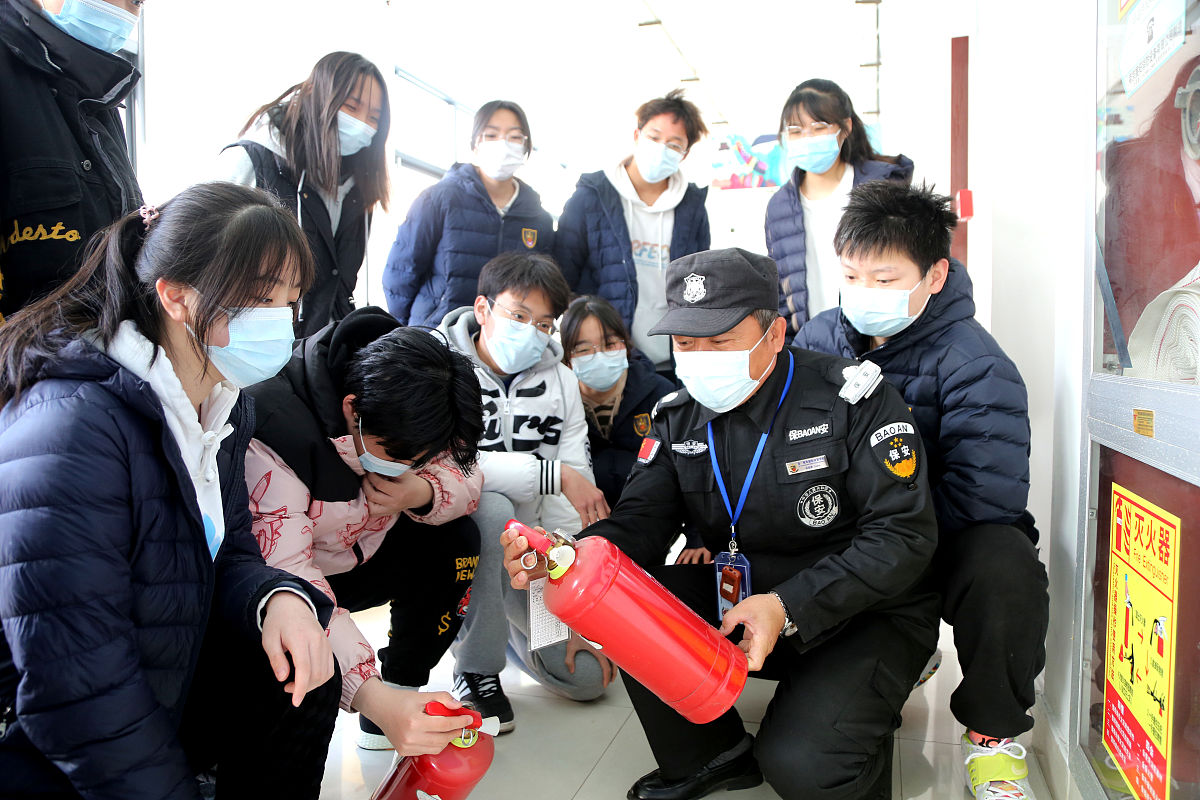 南充理工学校2022年招生简章 - 报考条件及专业选择