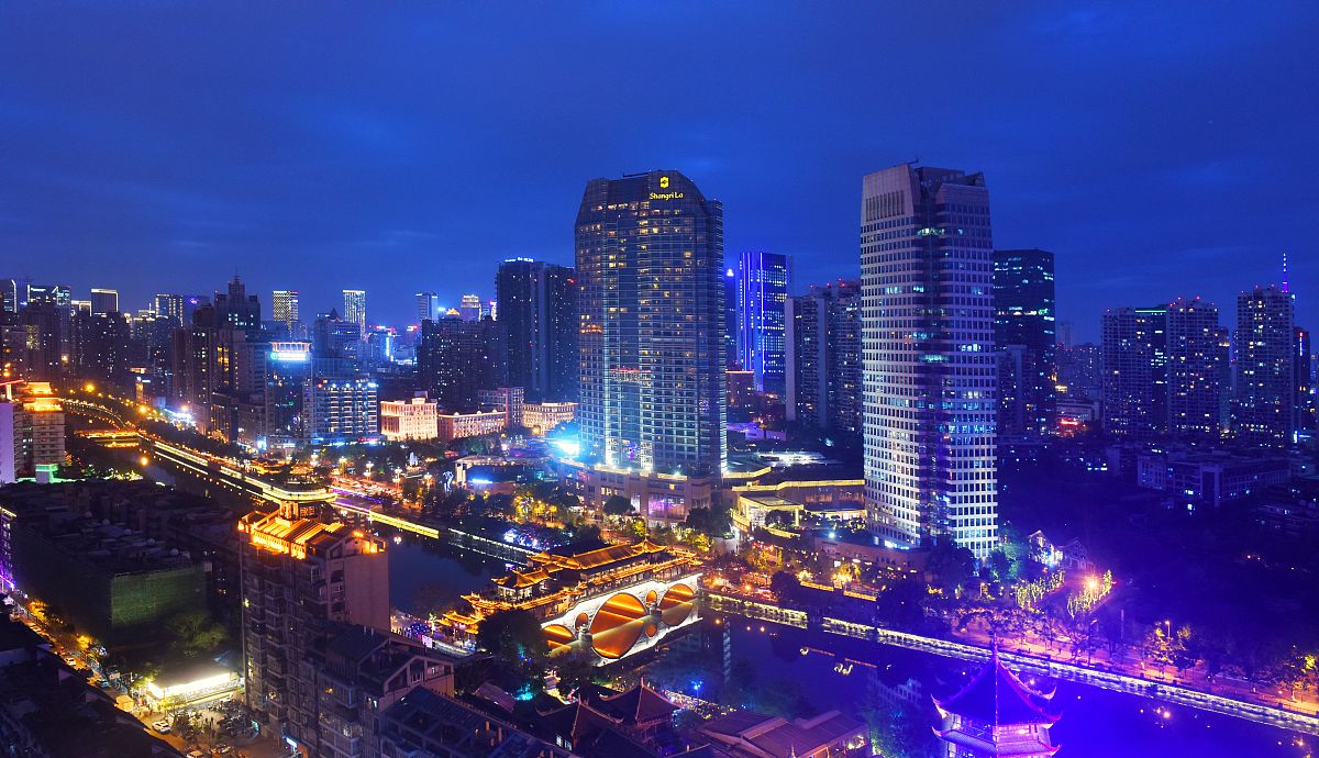 2021年4月2日,成都,锦江夜景.