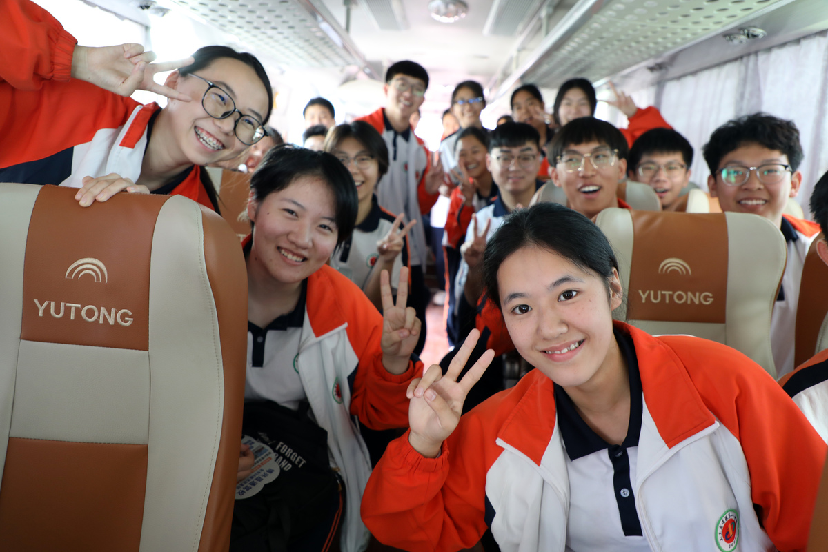 初中女生报读航空学校条件：必备能力和素质