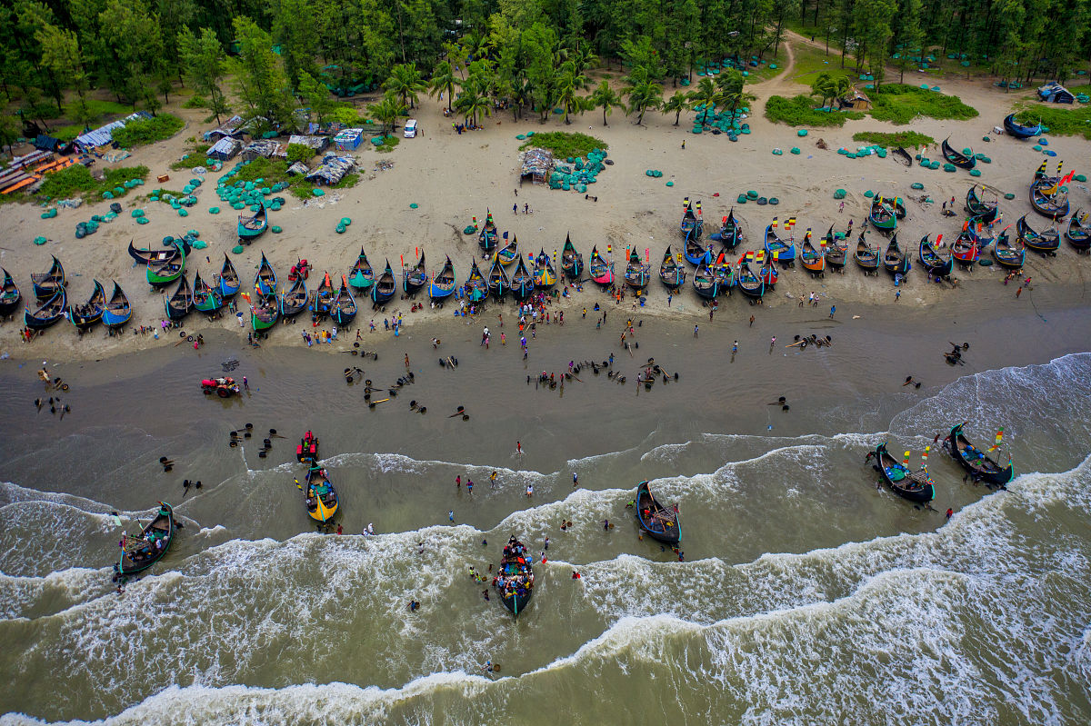 LINE 群聊模拟：化身小鱼，体验高中生日常