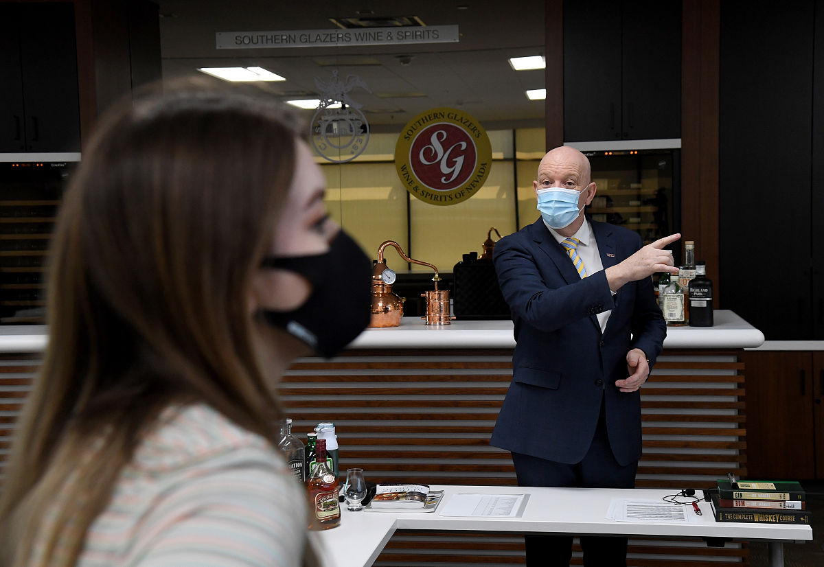 班级鉴定从思想、学习、综合等各方面客观如实评价要求50字左右