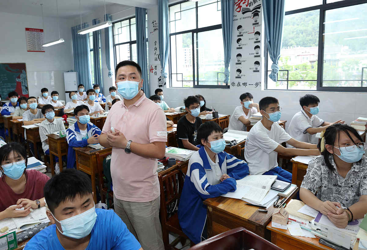 昆明2022年初中生学卫校怎样