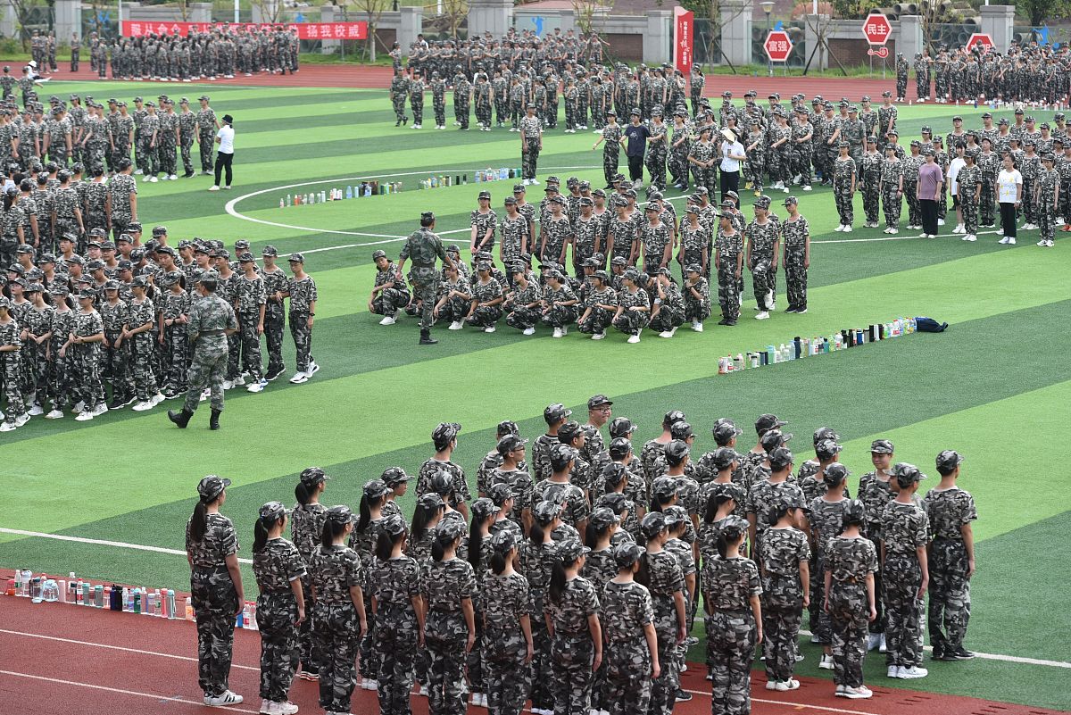 四川省商务学校适合男生的专业有哪些？