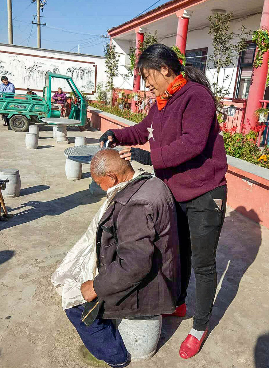 感动我的爷爷：一位善良、勤劳、乐观的老教师