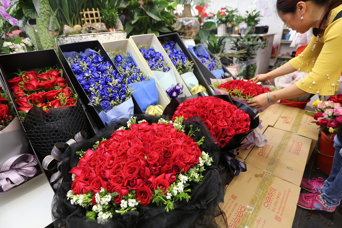 每朵香花点钟特惠，34元一束，买25束多少钱？
