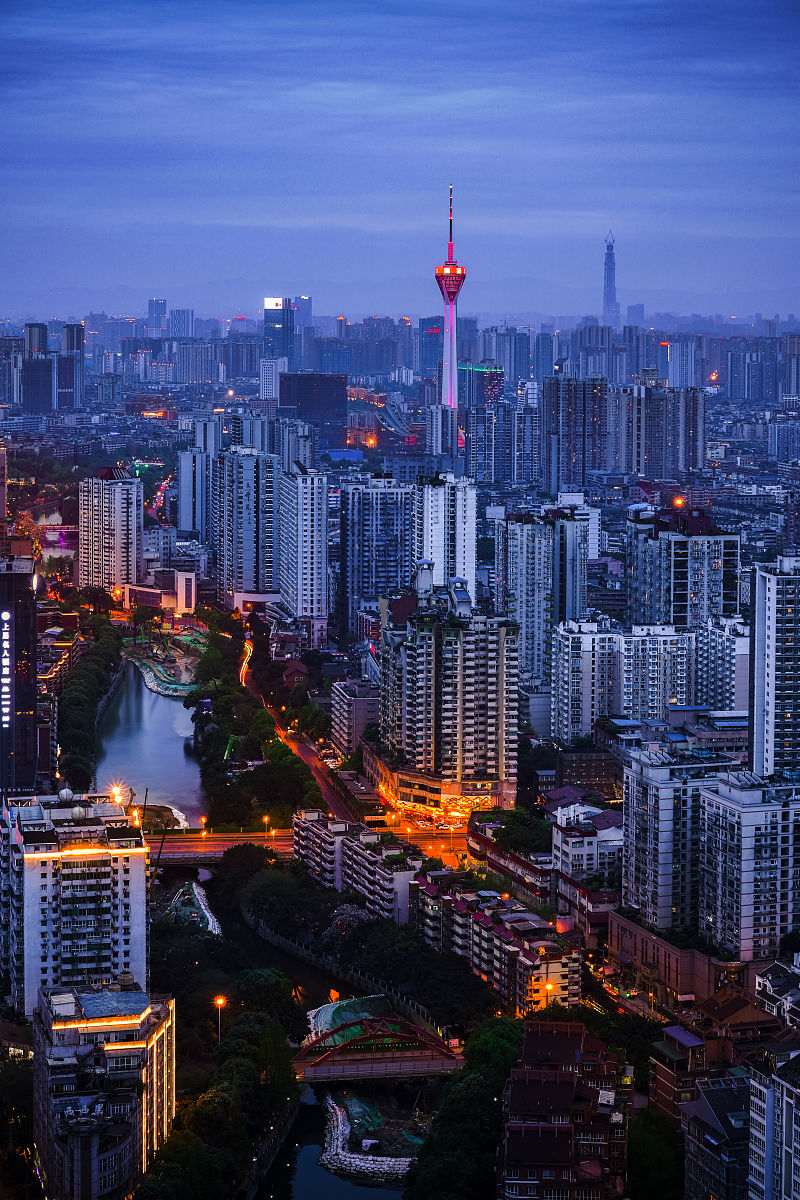 2022年3月20日,成都,城市夜色.