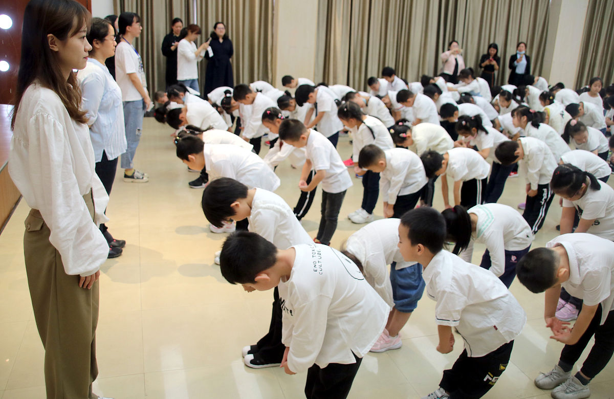 乐山市大佛文武学校招生办电话多少