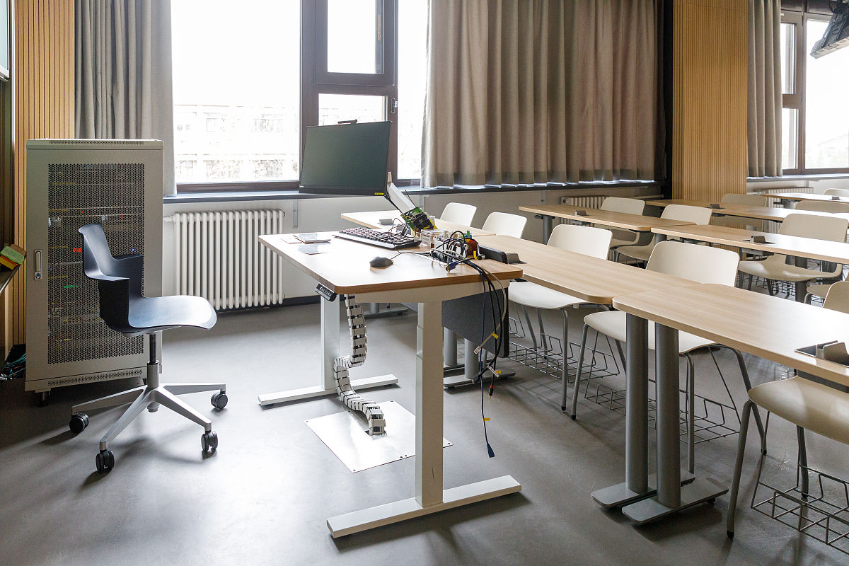 西安建筑工程技院家具设计与制作专业招生好不好？