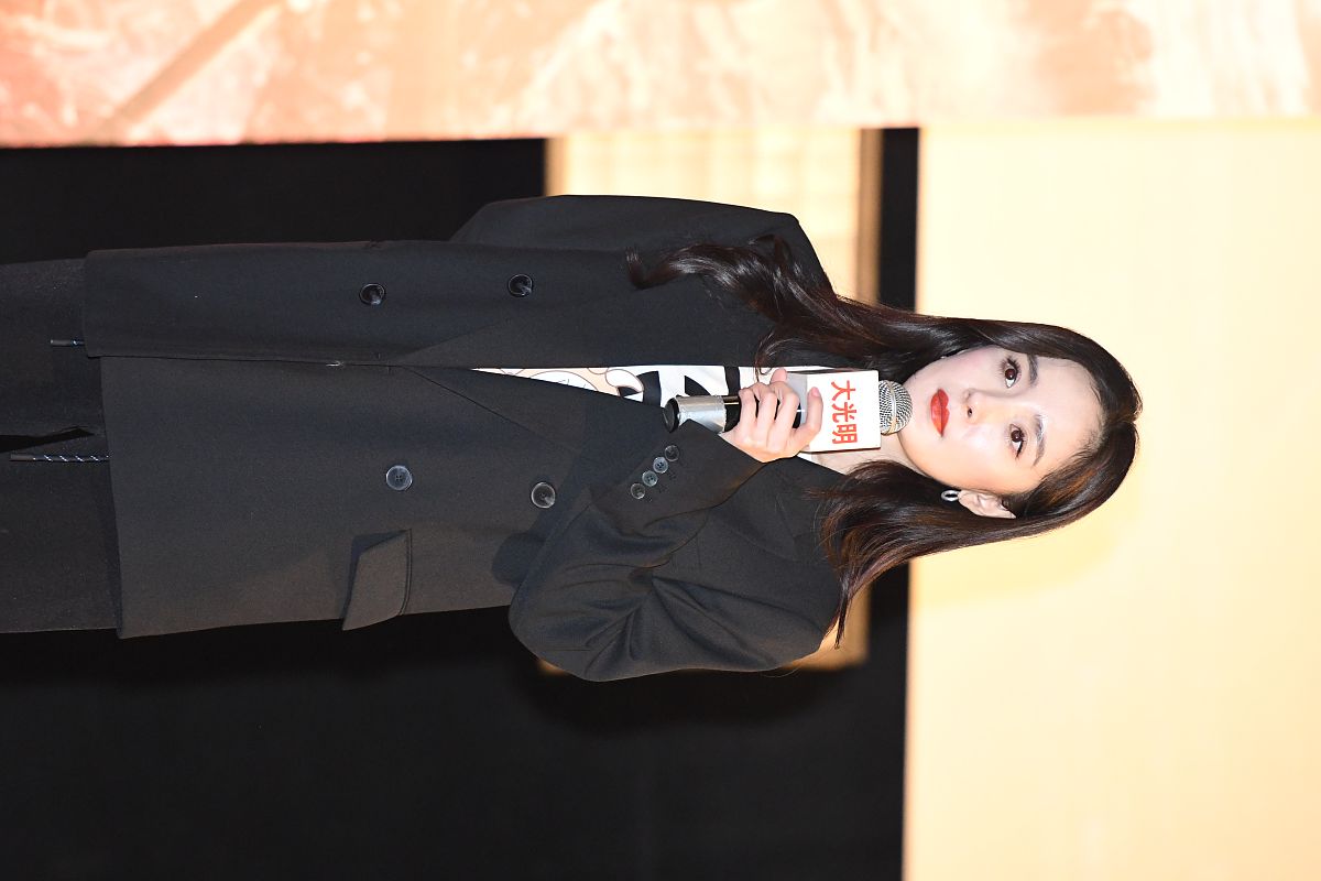 2021年2月25日,上海,杨幂现身《刺杀小说家》路演.杨幂