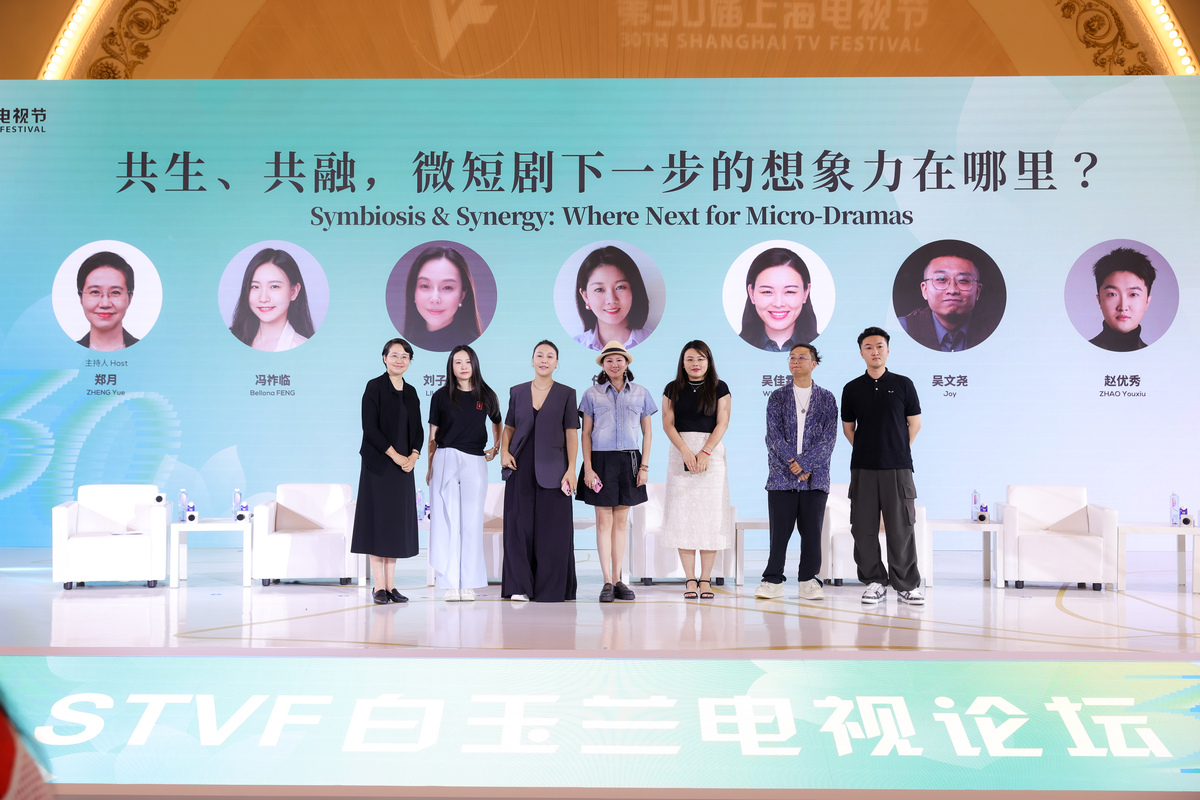 我们是总部在上海的轻医美品牌，目前在江苏省镇江市和辽宁省大连市有轻医美医院。我们的品牌愿景是让容颜变自由，给中国地区的爱美人士带来更安心，更具性价比的医美服务。我们希望能够寻求合作的整形科医生，为品牌未来的发展提供更专业的方案和产品。我需要这样一封寻求合作的邮件。