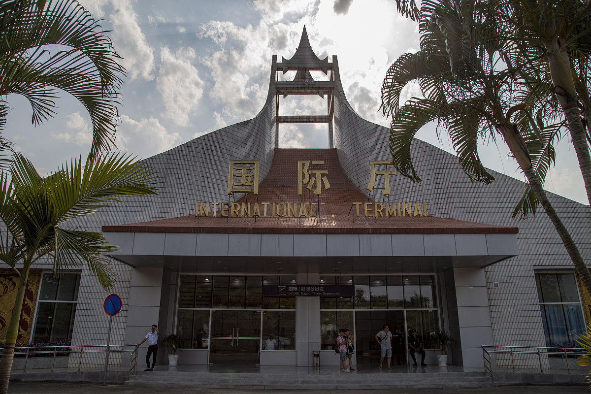 西双版纳火车站有哪几个出站口