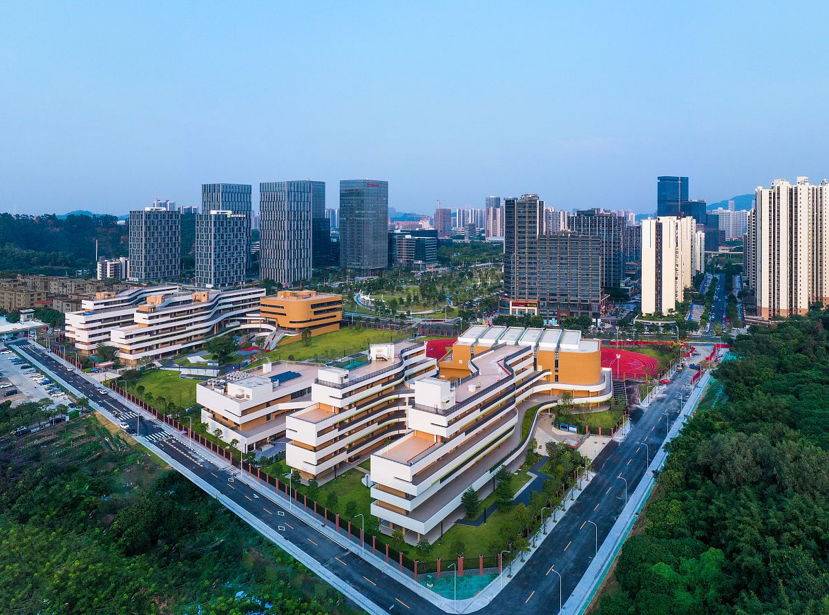 重庆轻轨学校哪所较好