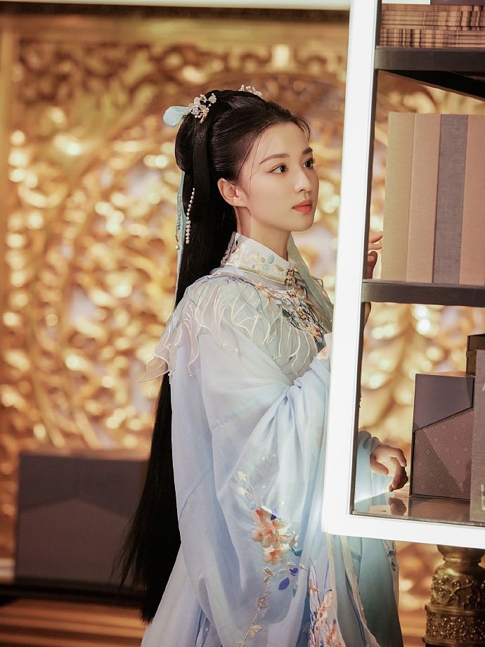 古装仙侠剧长月烬明剧情介绍