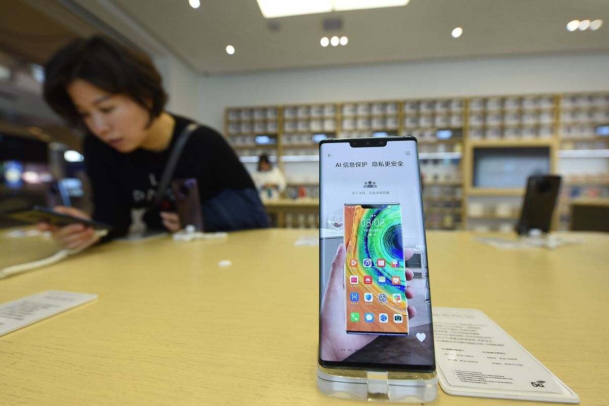 华为手机：性能强劲、功能丰富、拍照出色，您的智能生活首选