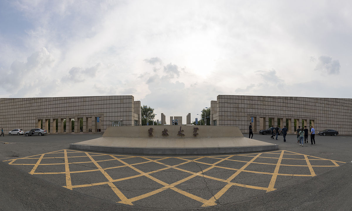 2019年7月13,长春,吉林大学(中心校区)校园风光.