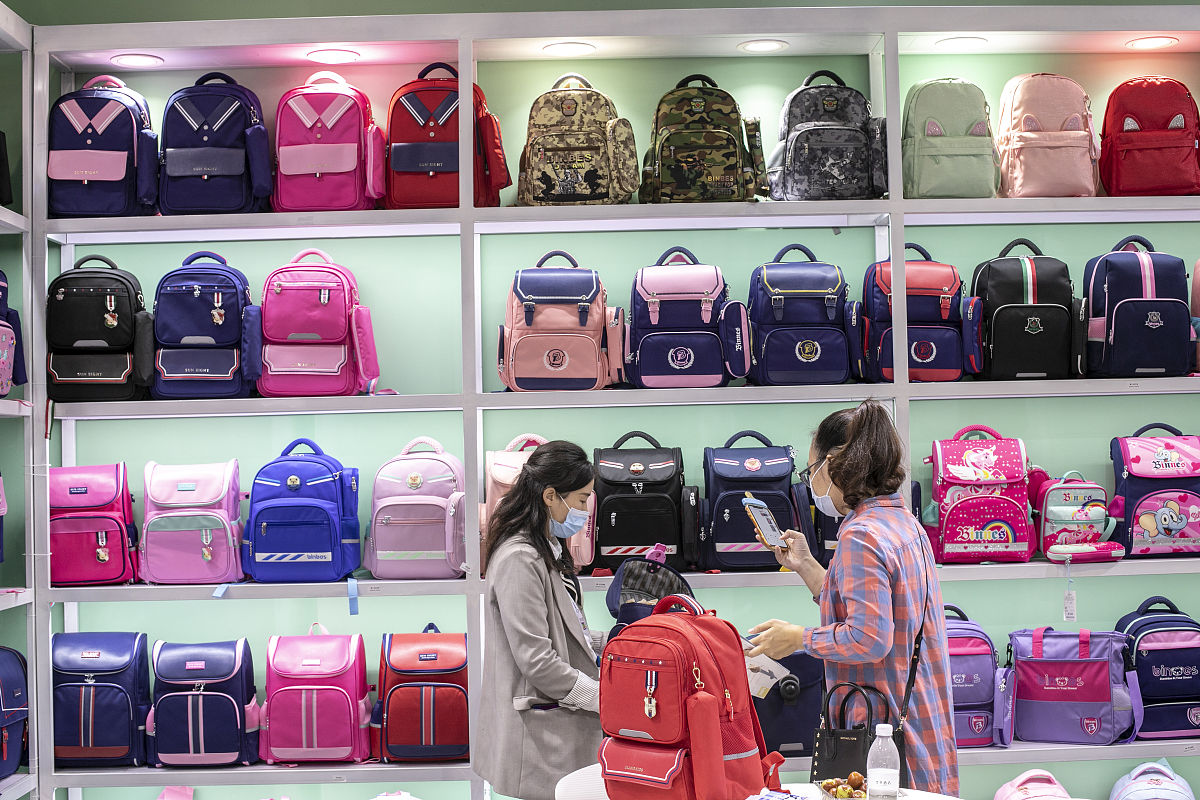 小鹰背包哪里便宜？电商平台和实体店推荐