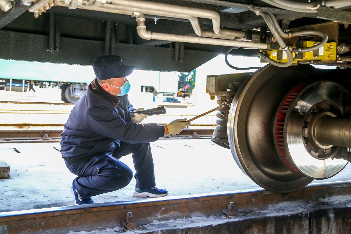 铁道车辆车钩缓冲系统常见故障与检修 - 提升可靠性和运行效率