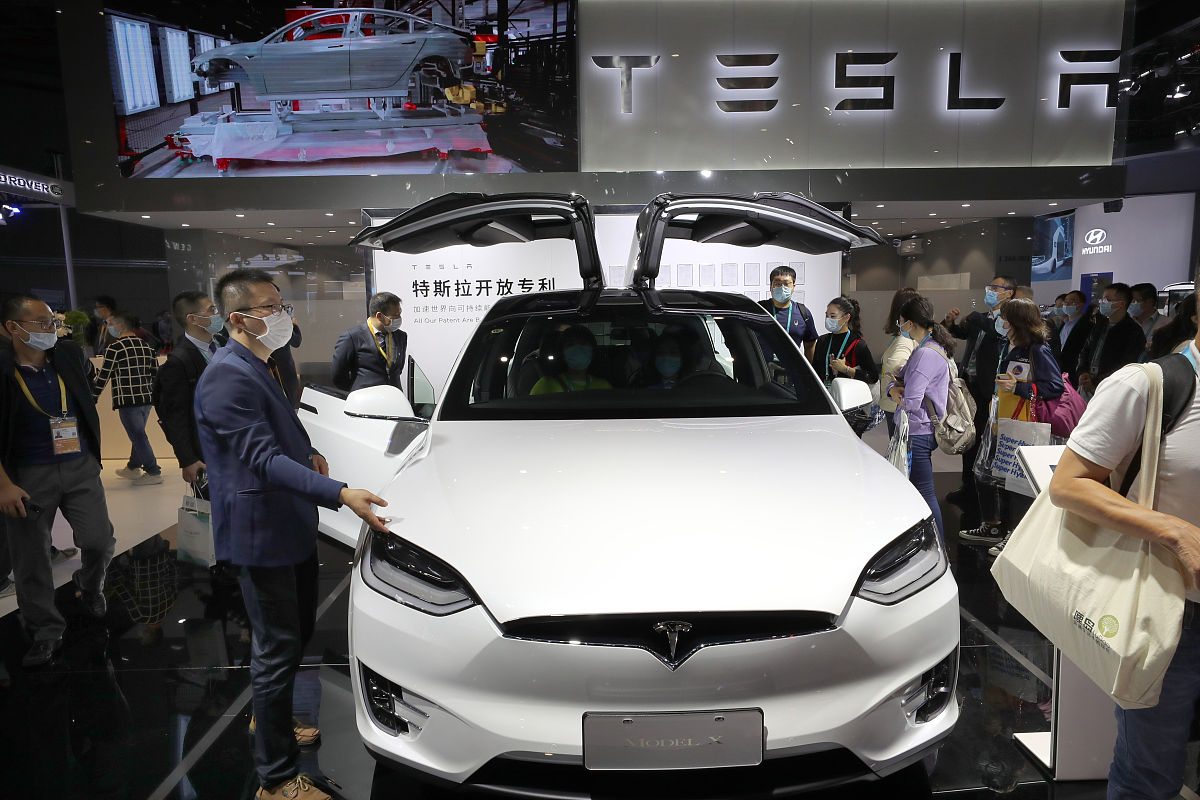 Tesla Model Y: A Comprehensive Analysis of Product Attributes, Market Performance, and Consumer Satisfaction