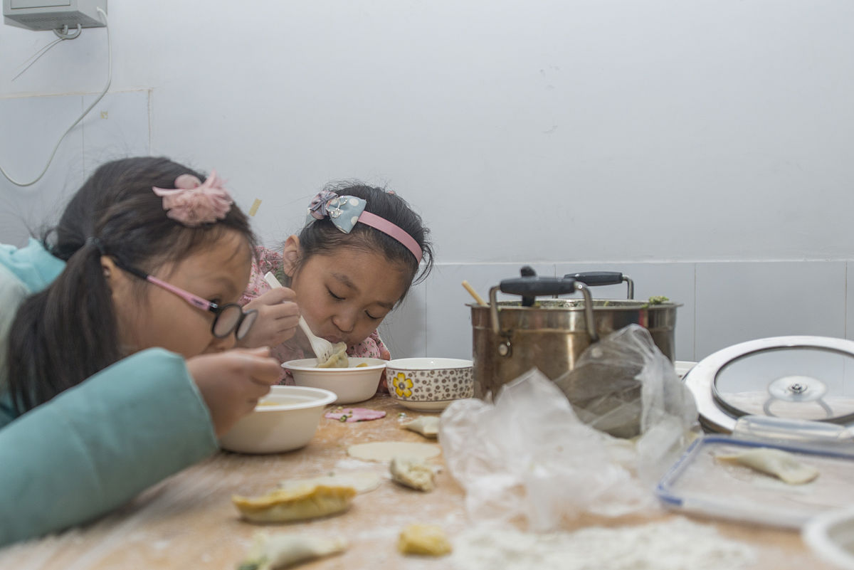 孤儿院因为没吃的夺走了很多孤儿的生命对不对