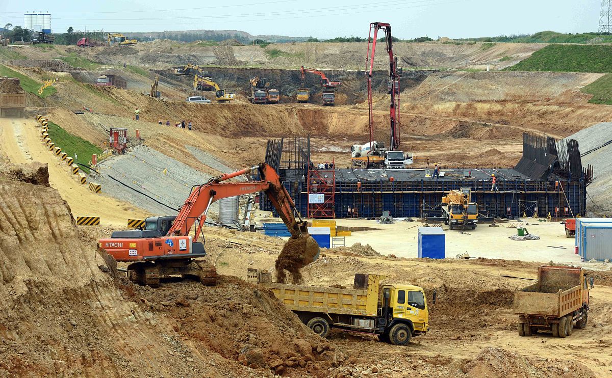 西安挖掘机学校毕业后就业方向有哪些？