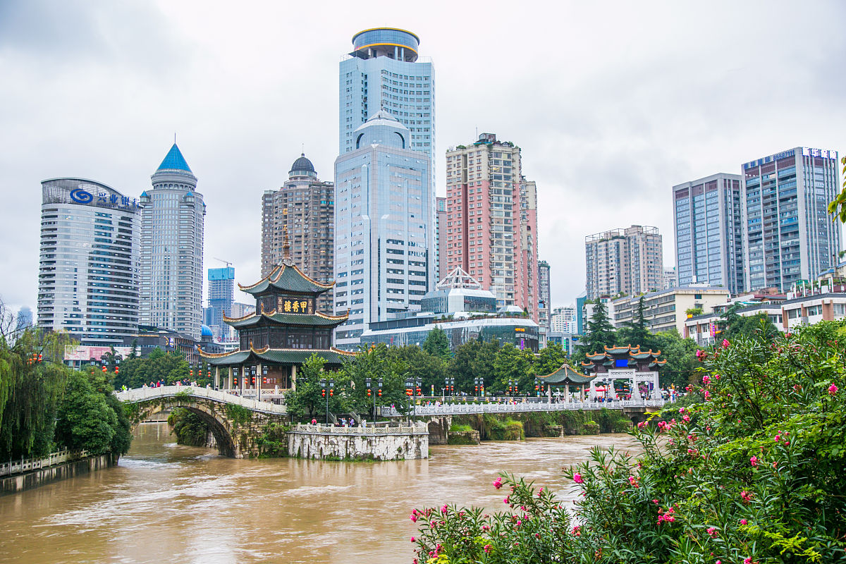 贵州贵阳幼师学校：报读学前教育专业的优势解析
