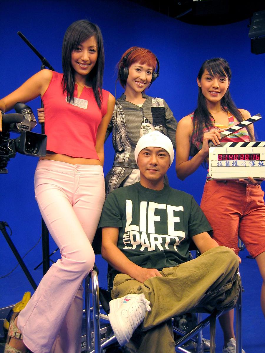 2004年6月21日,张卫健,官恩娜,蒋怡等为徐小明任召集人的《香港电视专