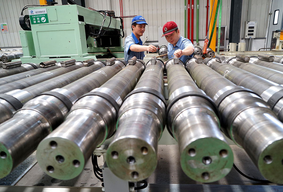 简述动车组空心车轴动力车轴的加口工工艺过程。