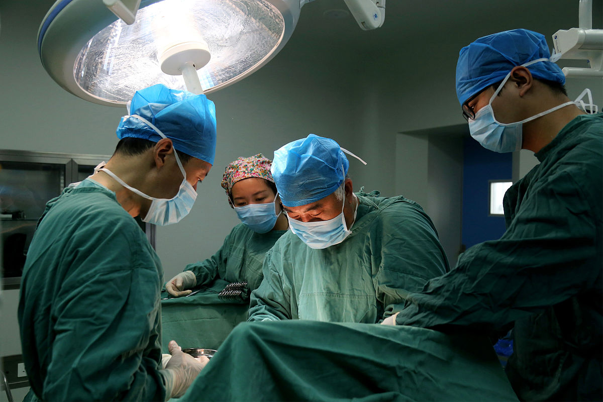 腹腔镜下子宫内膜癌根治术：手术步骤、优势及风险